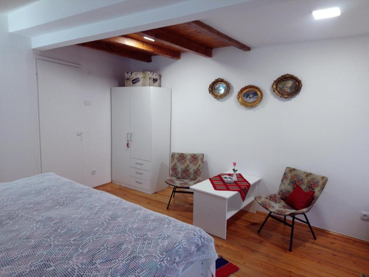 Mia Apartment Belgrado Buitenkant foto
